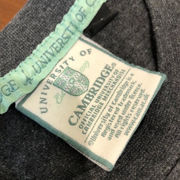 University of Cambridge Official Embroidered Patch Unisex T-Shirt Size M - Picture 9 of 16